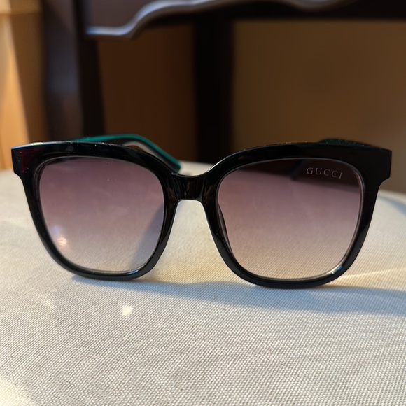 Gucci Sunglasses Brand New Never Worn Made inItaly it doesn’t come with the box - Picture 4 of 4